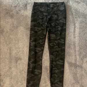 Small high waisted fabletics leggings